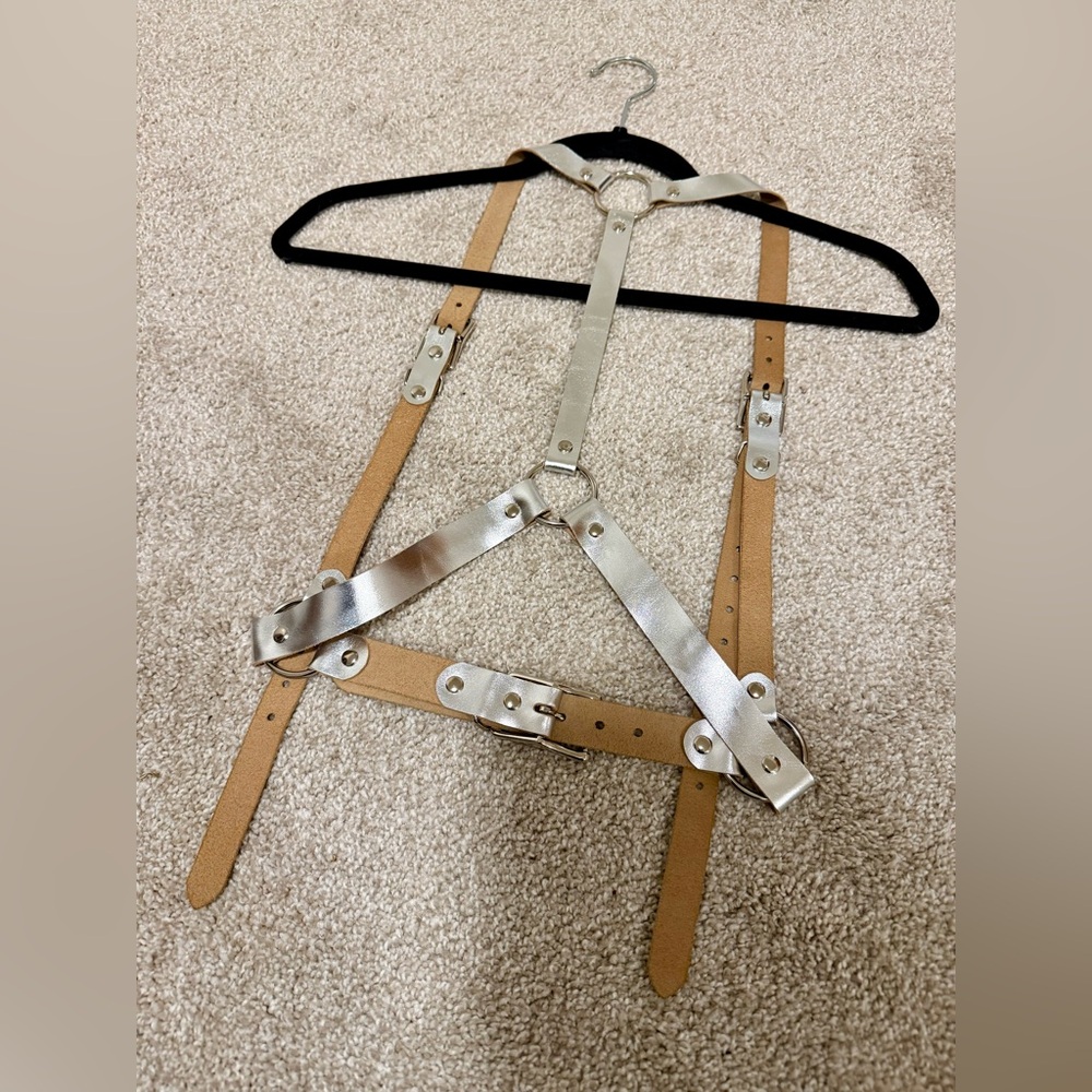 Metallic Silver Genuine Leather Harness - Picture 5 of 6